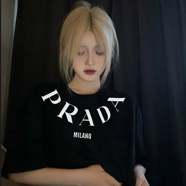 プラダ ロゴ プリントTシャツ 偽物 puq12513